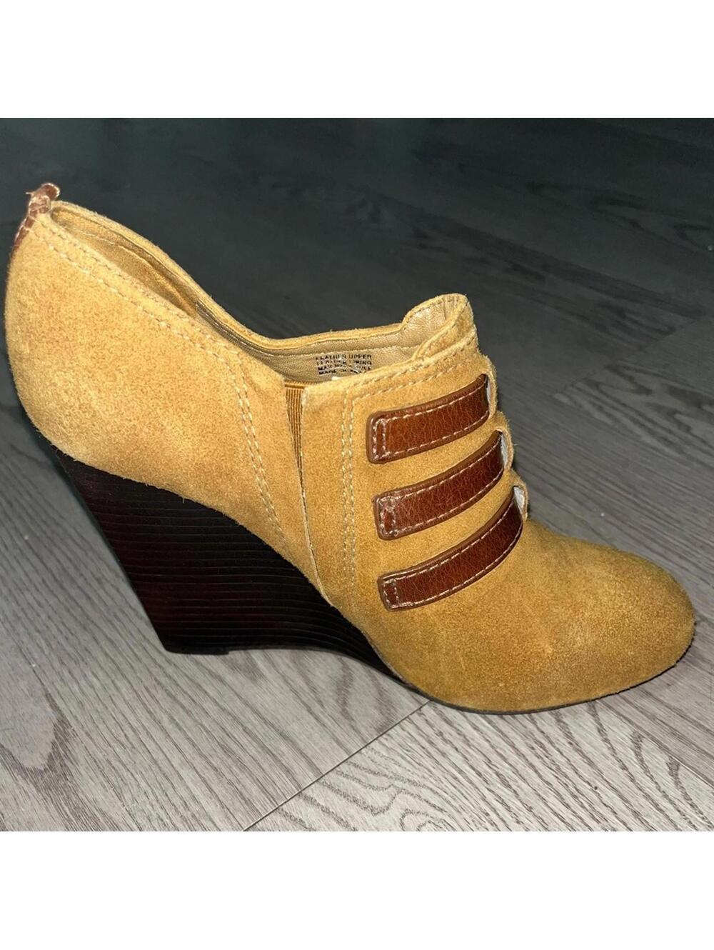 Tory Burch Gabriel High Wedge, Size 7M - Picture 11 of 16